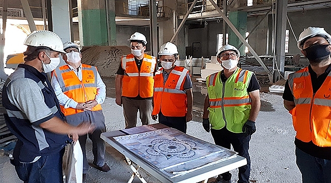 VALİ AKTAŞ, 18 MART İÇDAŞ ULU CAMİİ'NDE DEVAM EDEN ÇALIŞMALARI YERİNDE İNCELEDİ