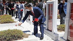 15 TEMMUZ ŞEHİTLERİ, 4. YIL DÖNÜMÜNDE ŞEHİTLER ABİDESİ'NDE ANILDI