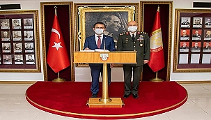 VALİ AKTAŞ'TAN, 15 TEMMUZ'DA KORGENERAL ZEKAİ AKSAKALLI'YA ZİYARET