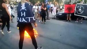 YUNANİSTAN DIŞİŞLERİ BAKANLIĞI'NDAN TÜRK BAYRAĞINA YAPILAN KÜSTAH SALDIRIYLA İLGİLİ İLK YORUM