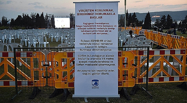 ÖZGÜRLÜK PARKI'NDA AÇIK HAVA SİNEMA GECELERİ BAŞLADI