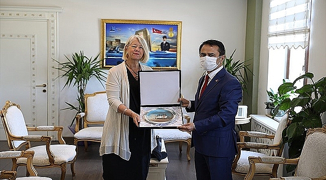 YENİ ZELANDA'NIN ANKARA BÜYÜKELÇİSİ WENDY HİNTON, VALİ AKTAŞ'I ZİYARET ETTİ