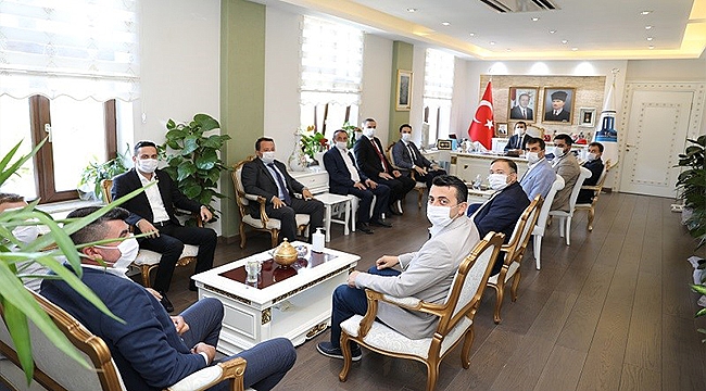 AK PARTİ İL BAŞKANI İLE İLÇE BAŞKANLARINDAN VALİ AKTAŞ'A ZİYARET