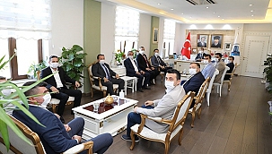 AK PARTİ İL BAŞKANI İLE İLÇE BAŞKANLARINDAN VALİ AKTAŞ'A ZİYARET
