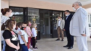 BAŞKAN ÖZ, YÜZ YÜZE EĞİTİMİN BAŞLAMASIYLA OKULLARI ZİYARET ETTİ