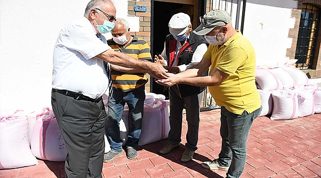 ÇANAKKALE BELEDİYESİ KARAKILÇIK BUĞDAYI TOHUMLARINI ÜRETİCİLER İLE BULUŞTURDU