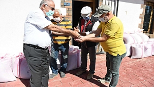 ÇANAKKALE BELEDİYESİ KARAKILÇIK BUĞDAYI TOHUMLARINI ÜRETİCİLER İLE BULUŞTURDU