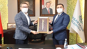 BAŞKAN ERDOĞAN'DAN BELEDİYE BAŞKANLARINA ZİYARET