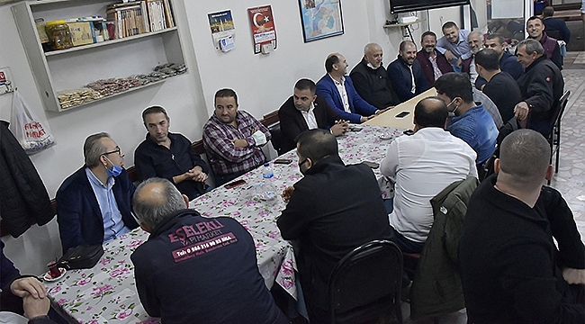 BAŞKAN ERDOĞAN ESNAF VE VATANDAŞLARLA ÇAY SOHBETİNDE BULUŞTU