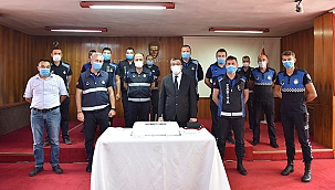 BAŞKAN ÖZ'ÜN DOĞUM GÜNÜNÜ KUTLADILAR