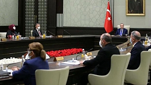 GÖZLER PAZARTESİ TOPLANACAK KABİNE'YE ÇEVRİLDİ!