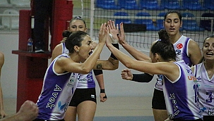 SULTANLAR RAKİBİNE SET VERMEDİ