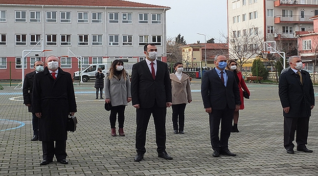 ÇANAKKALE'DE İSTİKLAL MARŞI YANKILANDI