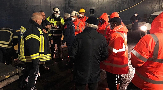 VALİ AKTAŞ, YANGIN ÇIKAN GEMİDE İNCELEMELERDE BULUNDU