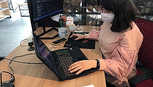 ÇANAKKALE'DE İŞKUR VE ÖZEL SEKTÖR İŞBİRLİĞİ İLE BİLGİSAYAR OYUNLARI PROGRAMCISI YETİŞİYOR