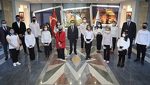 VALİ AKTAŞ, DERECEYE GİREN ÖĞRENCİLERİ ÖDÜLLENDİRDİ