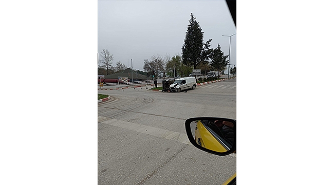 ÇAN'DA MADDİ HASARLI KAZA!