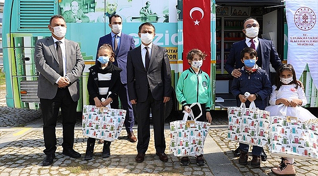 EN İYİ OKURLAR ÖDÜLLERİNİ VALİ AKTAŞ'TAN ALDILAR