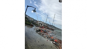 AYVALIK'I FIRTINA VURDU!