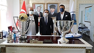 BEŞİKTAŞ KULÜBÜ YÖNETİM KURULU ÜYELERİNDEN VALİ AKTAŞ'A ZİYARET