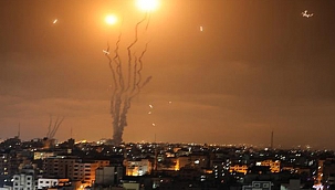 İSRAİL, HAVA SALDIRISIYLA GAZZE'Yİ VURDU!