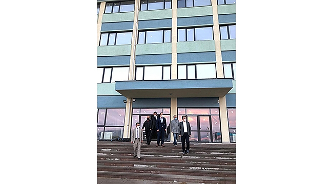 VALİ AKTAŞ, AYVACIK MEHMET AKİF ERSOY MESLEKİ TEKNİK ANADOLU LİSESİNDE İNCELEMELERDE BULUNDU