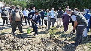 15 TEMMUZ ŞEHİTLERİ ANISINA AĞAÇLANDIRMA ETKİNLİĞİ GERÇEKLEŞTİ