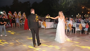 BURAK AMUCA İLE NESLİHAN ÖZ EVLENDİ