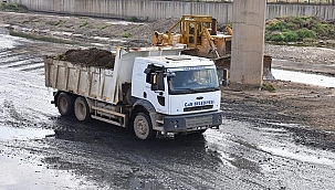 ÇAN'DA KOCABAŞ ÇAYI TEMİZLEME ÇALIŞMALARI DEVAM EDİYOR 