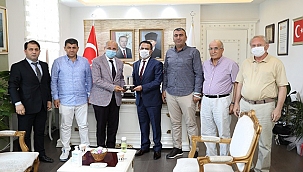 EGE ERZURUMLULAR FEDERASYONUNDAN VALİ İLHAMİ AKTAŞ'A ZİYARET