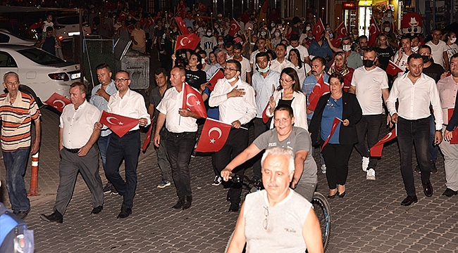 ÇAN'DA ZAFER BAYRAMINDA FENER ALAYI COŞKUSU