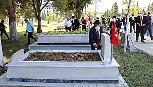 HASTANE BAYIRI ŞEHİTLİĞİNDE ANMA TÖRENİ DÜZENLENDİ