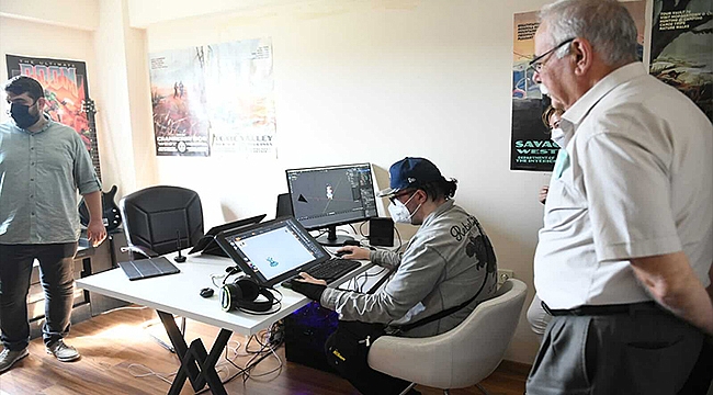 BAŞKAN GÖKHAN'DAN TEKNOLOJİ OFİSİNE ZİYARET