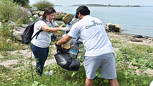 LİMAK ENERJİ VE YEŞİM,LEYLEKLERİN UĞRAK NOKTASI GÖLYAZI'YI TEMİZLEDİ