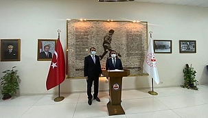 VALİ AKTAŞ, BİGA KAYMAKAMI ERDİNÇ DOLU'YA "HAYIRLI OLSUN" ZİYARETİNDE BULUNDU