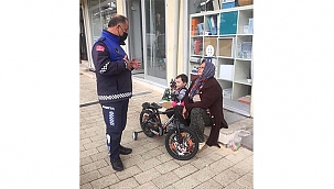 ÇAN'DA ZABITALAR HALKLA BULUŞUYOR