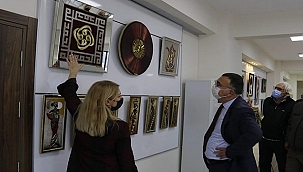 BAŞKAN ARSLAN FİLOGRAFİ SERGİSİNİ GEZDİ