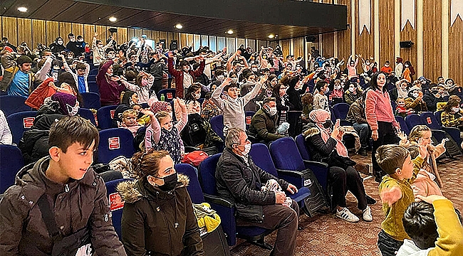 BİGA'DAKİ ÇOCUKLAR DOYASIYA EĞLENDİ