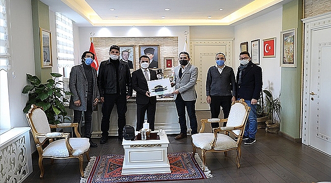 ÇANAKKALE ANADOLU GENÇLİK DERNEĞİ'DEN VALİ AKTAŞ'A ZİYARET