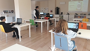 ÇANAKKALE BELEDİYESİ ÇOCUK KÜLTÜR EVİ, KODPOST PROJESİNE EV SAHİPLİĞİ YAPTI