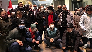 MASUM YÜZLER ATALARINA DUA İÇİN ÇANAKKALE'DE