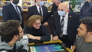 REKTÖR SEDAT MURAT ÖĞRENCİLERLE BİR ARAYA GELDİ