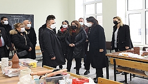 VALİ AKTAŞ, EL EMEĞİ GÖZ NURU ESERLERİ İNCELEDİ