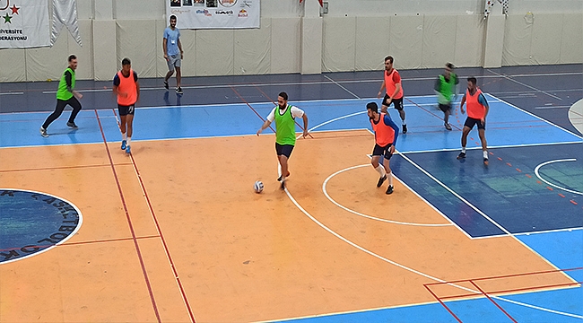 VEKİL MUTLUAY "BAĞIMLI OLMA, SPORCU OL" FUTSAL TURNUVASININ AÇILIŞINA KATILDI