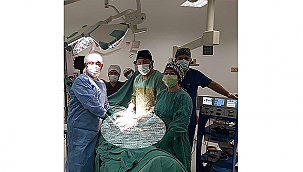 BÖBREĞİNDEN 3 KİLO AĞIRLIĞINDA TÜMÖR ÇIKARILDI