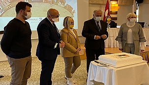 MECLİS PASTA KESİMİYLE BAŞLADI