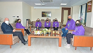 ÖĞRENCİLERDEN BAŞKAN YILMAZ'A ZİYARET