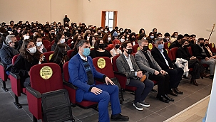 AKÇANSA GÜZEL SANATLAR LİSESİ'NDE İŞKUR MESLEK TANITIM GÜNÜ DÜZENLENDİ