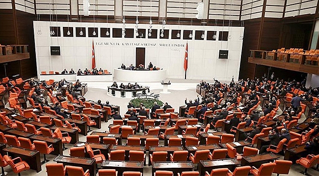 DÖRT GÖZLE BEKLENEN ÖĞRETMENLİK MESLEK KANUNU TEKLİFİ YASALAŞTI!