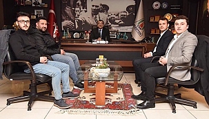 GENÇLİK KOLLARINDAN BAŞKAN ÖZ'E ZİYARET